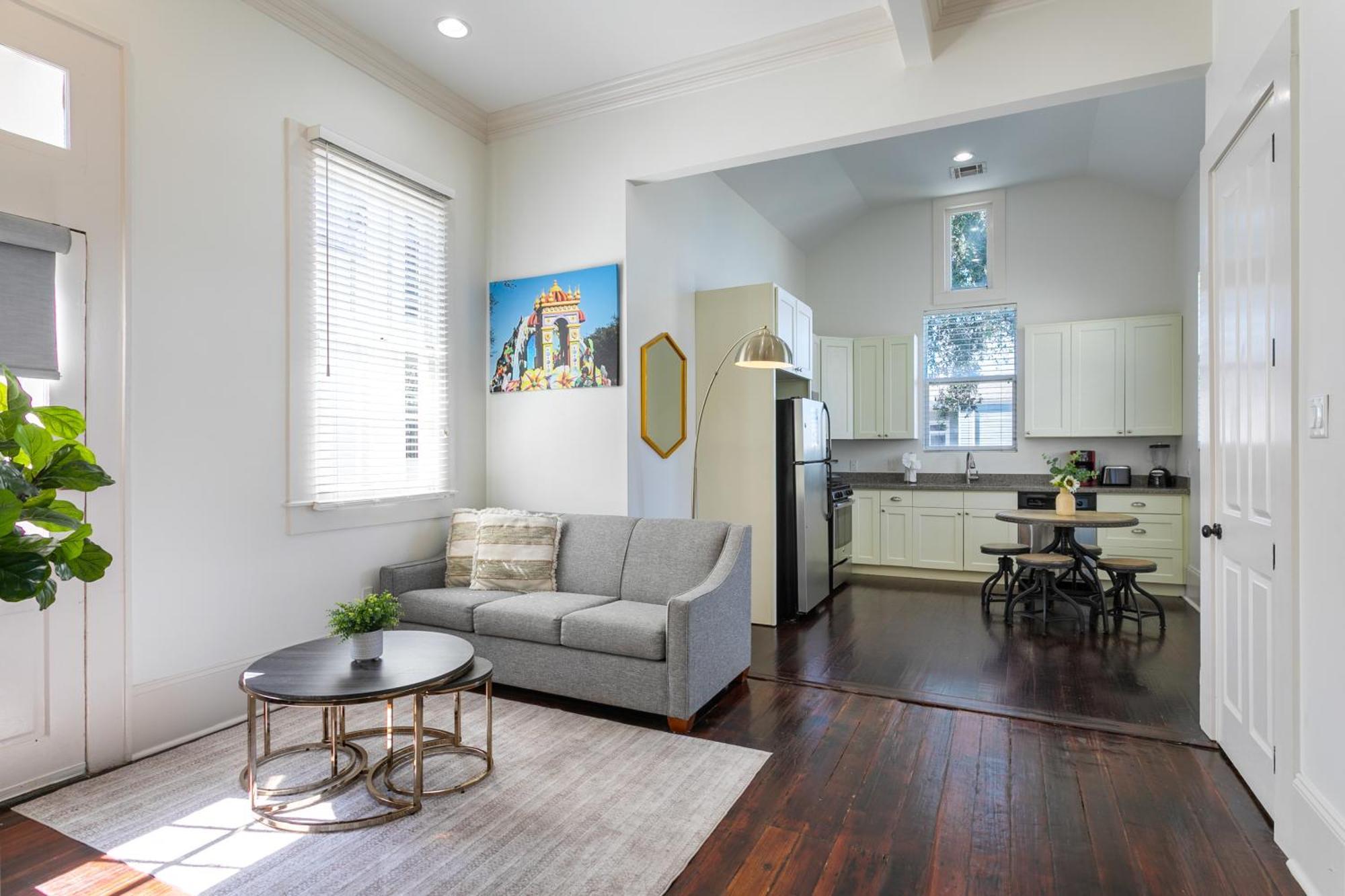 דירות ניו אורלינס Charming 2Br On Carondelet By Hosteeva מראה חיצוני תמונה