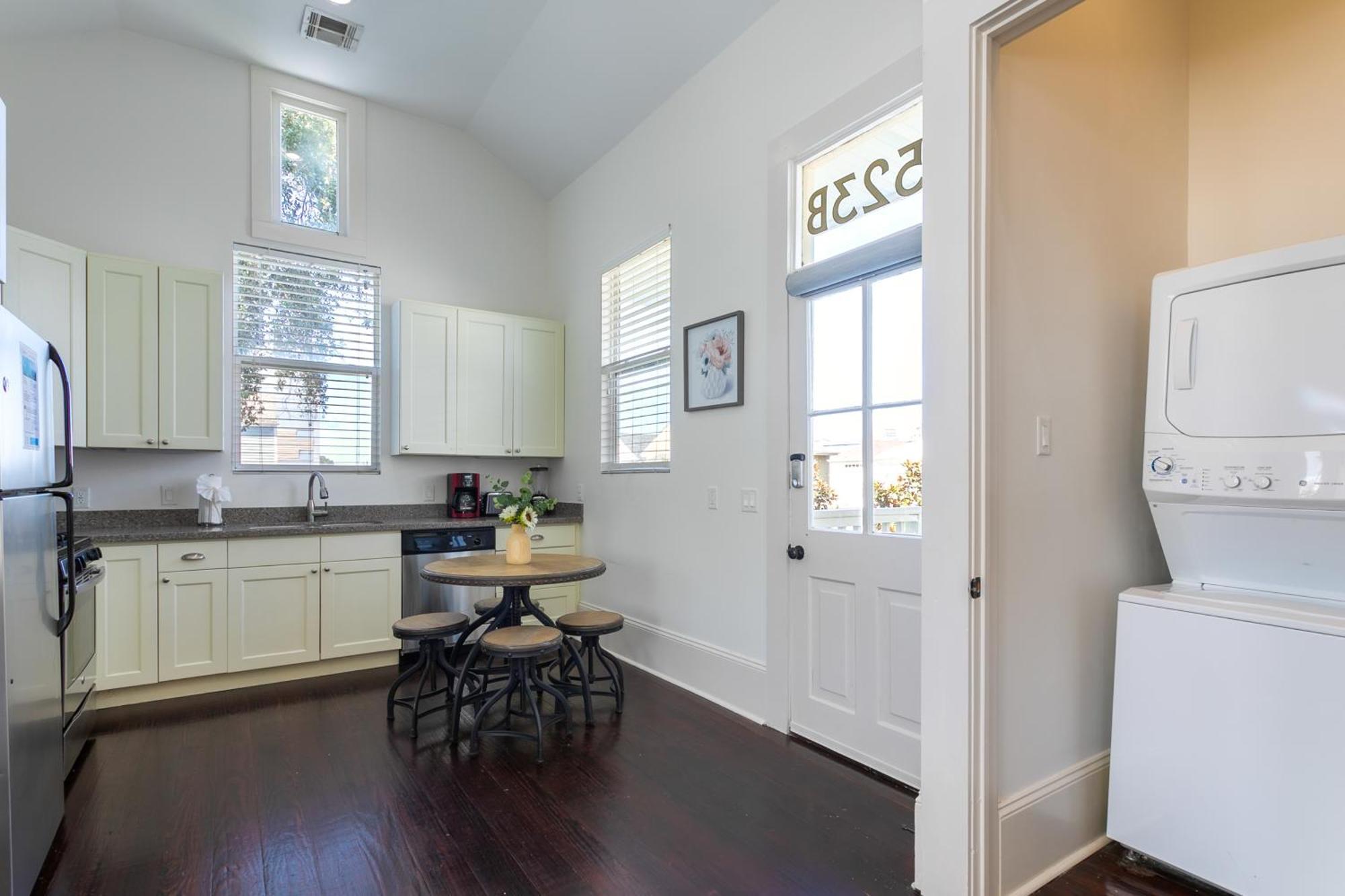 דירות ניו אורלינס Charming 2Br On Carondelet By Hosteeva מראה חיצוני תמונה